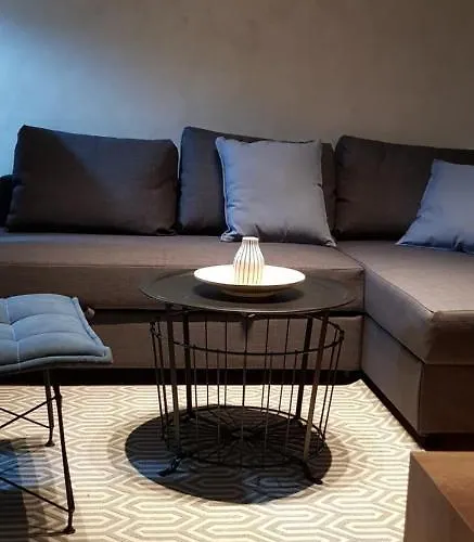 Titova Jovanka 아파트 *